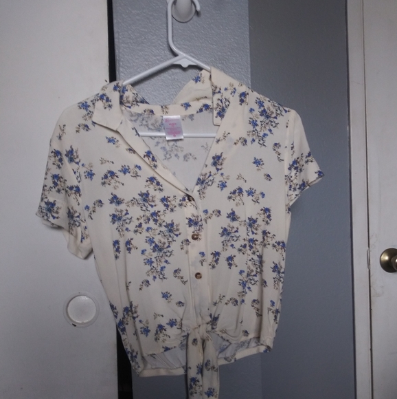 Cropped floral button down - Picture 1 of 2